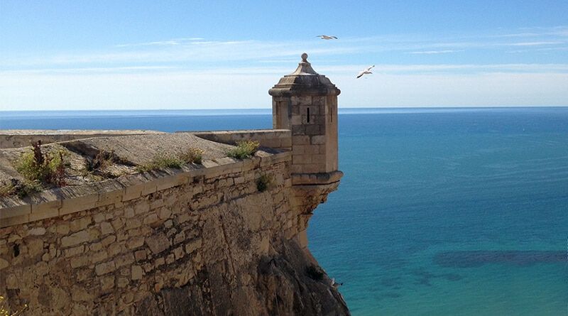Hermosa vista desde el castillo de Santa Bárbara Alicante