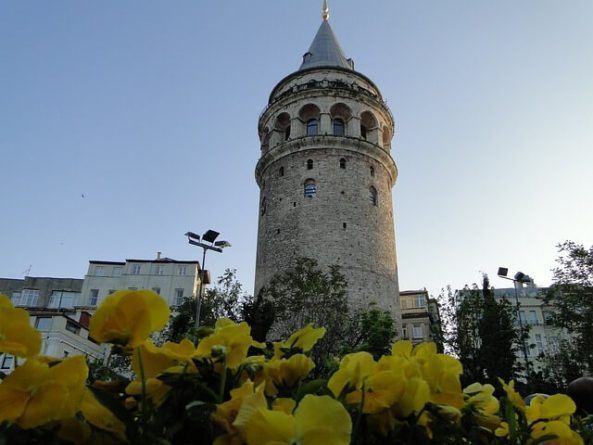 Torre de Gálata.  Turismo de salud en Estambul, Turquía.