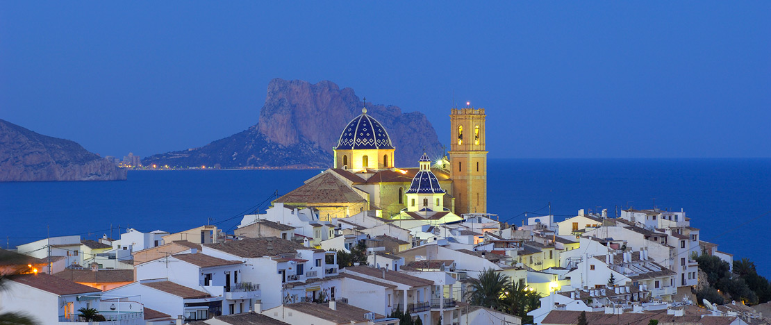 Vista de la Iglesia de Nuestra Señora de Consuelo de Altea en Alicante, Valencia