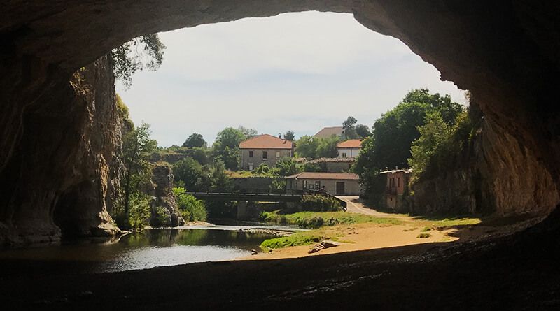 Puenteday, la ciudad se ubica sobre un puente de piedra natural