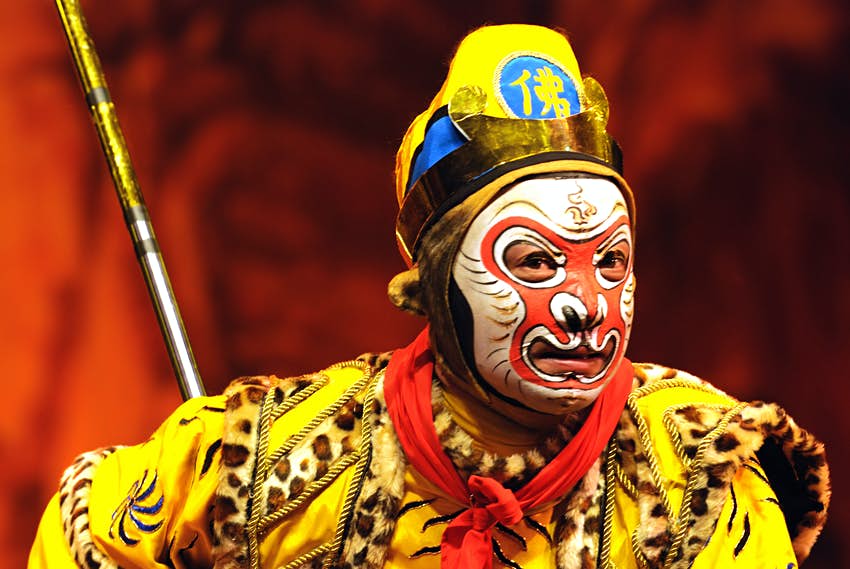 Artista de ópera china vestido como el Rey Mono