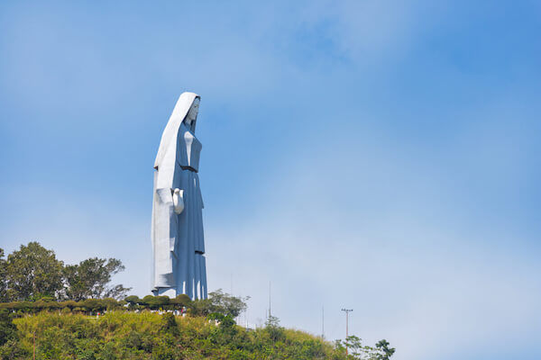 Estatua de la Paz de la Virgen María en Trujillo, Venezuela - foto de Paolo Costa / Shutterstock